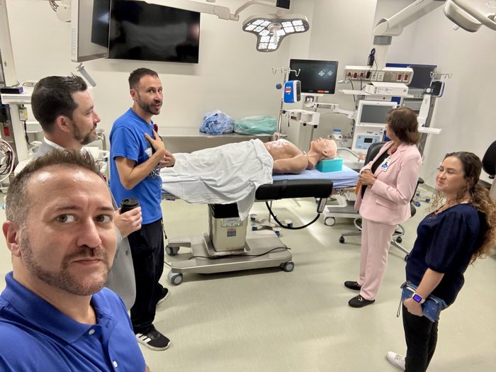 AHCU team ambers visiting AHU simulation center